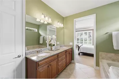 8562 Veronawalk Cir, Naples, FL 34114 - Photo 23