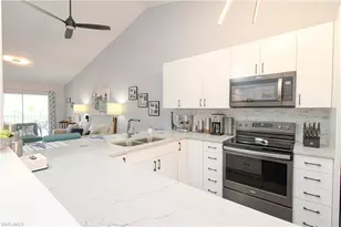 225 Robin Hood Cir, Naples, FL 34104 - Photo 15