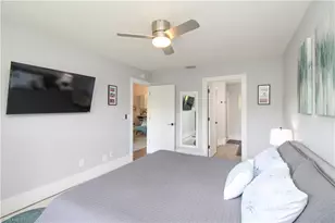 225 Robin Hood Cir, Naples, FL 34104 - Photo 37