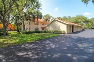 225 Robin Hood Cir, Naples, FL 34104 - Photo 1