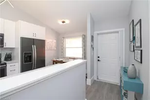 225 Robin Hood Cir, Naples, FL 34104 - Photo 9