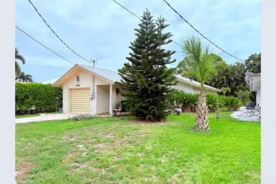 1066 Highlands Dr, Naples, FL 34103 - Photo 1