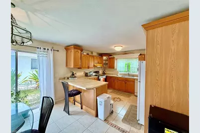 1066 Highlands Dr, Naples, FL 34103 - Photo 11