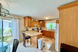 1066 Highlands Dr, Naples, FL 34103 - Photo 11