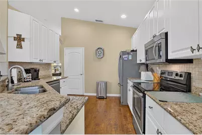 15289 Laguna Hills Dr, Fort Myers, FL 33908 - Photo 17