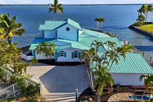 266 Curlew St, Fort Myers Beach, FL 33931 - Photo 1