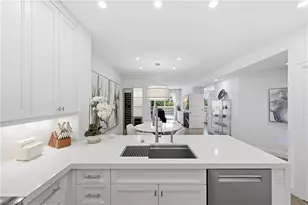 365 5th Ave S, Naples, FL 34102 - Photo 11