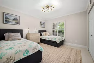 9103 Vanderbilt Dr, Naples, FL 34108 - Photo 17