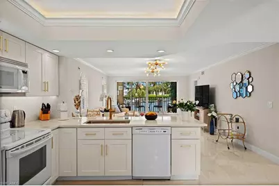 9103 Vanderbilt Dr #205, Naples, FL 34108 - Photo 7