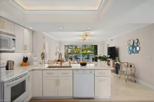 9103 Vanderbilt Dr, Naples, FL 34108 - Photo 7