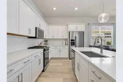 9040 Saint Lucia Dr, Naples, FL 34114 - Photo 5