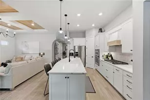 2738 Aviamar Cir, Naples, FL 34114 - Photo 11