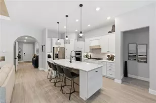 2738 Aviamar Cir, Naples, FL 34114 - Photo 9