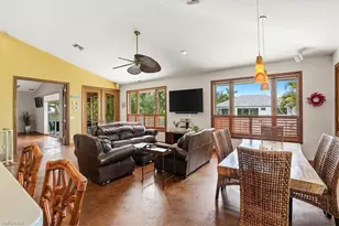 1680 Avion Pl, Naples, FL 34104 - Photo 11