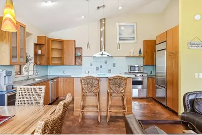 1680 Avion Pl, Naples, FL 34104 - Photo 7