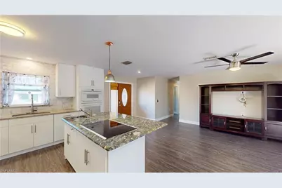 27514 Playa Del Rey Ln, Bonita Springs, FL 34135 - Photo 9