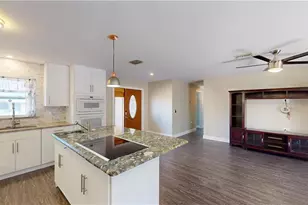 27514 Playa Del Rey Ln, Bonita Springs, FL 34135 - Photo 9
