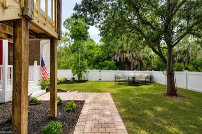 434 Leawood Cir, Naples, FL 34104 - Photo 7