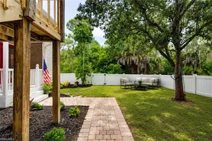434 Leawood Cir, Naples, FL 34104 - Photo 7