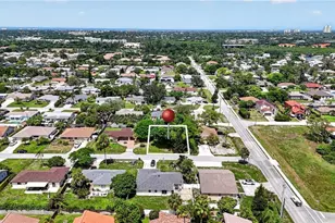 27506 Playa Del Rey Ln, Bonita Springs, FL 34135 - Photo 9