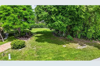 27506 Playa Del Rey Ln, Bonita Springs, FL 34135 - Photo 3