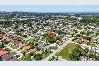 27506 Playa Del Rey Ln, Bonita Springs, FL 34135 - Photo 11