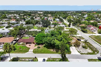 27506 Playa Del Rey Ln, Bonita Springs, FL 34135 - Photo 7