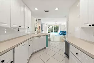 5513 Cove Cir, Naples, FL 34119 - Photo 9