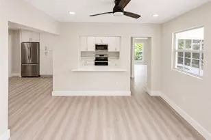 4532 Beechwood Lake Dr, Naples, FL 34112 - Photo 5