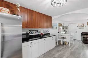 1447 Shadowlawn Dr, Naples, FL 34104 - Photo 11