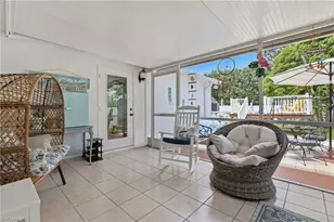 1447 Shadowlawn Dr, Naples, FL 34104 - Photo 19