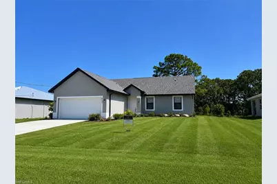 8033 Melody Cir, Labelle, FL 33935 - Photo 1