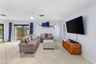 433 Golfview Dr, Naples, FL 34110 - Photo 45