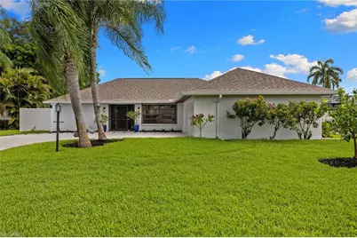 433 Golfview Dr, Naples, FL 34110 - Photo 1