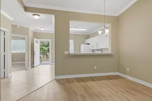 600 Luisa Ct, Naples, FL 34104 - Photo 5