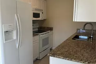 4621 Bayshore Dr, Naples, FL 34112 - Photo 5