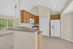 523 SE 25th Ln, Cape Coral, FL 33904 - Photo 9