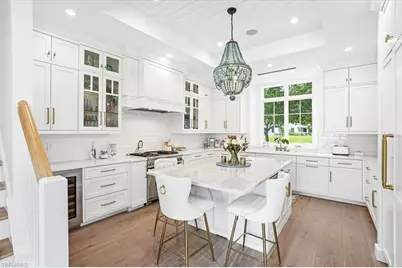 1011 6th St S, Naples, FL 34102 - Photo 5