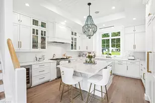 1011 6th St S, Naples, FL 34102 - Photo 5