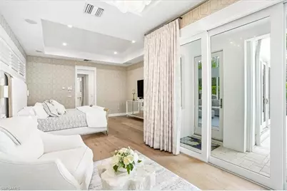 1011 6th St S, Naples, FL 34102 - Photo 13