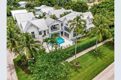 1011 6th St S, Naples, FL 34102 - Photo 1