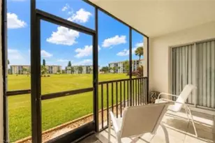 41 High Point Cir S, Naples, FL 34103 - Photo 3