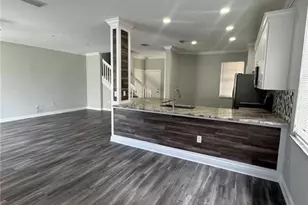7614 Bristol Cir, Naples, FL 34120 - Photo 5