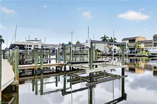 4025 SE 19th Pl, Cape Coral, FL 33904 - Photo 5