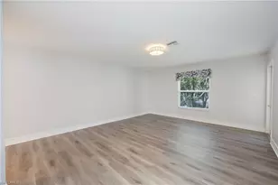 300 Diamond Cir, Naples, FL 34110 - Photo 13