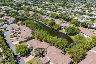 300 Diamond Cir, Naples, FL 34110 - Photo 27