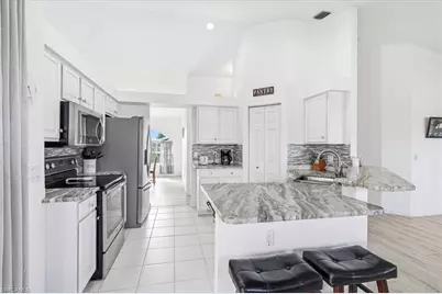 1702 SE 11th Ave, Cape Coral, FL 33990 - Photo 9