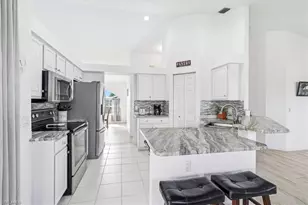 1702 SE 11th Ave, Cape Coral, FL 33990 - Photo 9