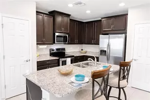3763 Crofton Court, Fort Myers, FL 33916 - Photo 5