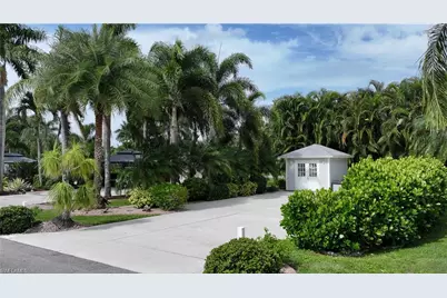 10070 Parkwood Dr, Fort Myers, FL 33905 - Photo 11